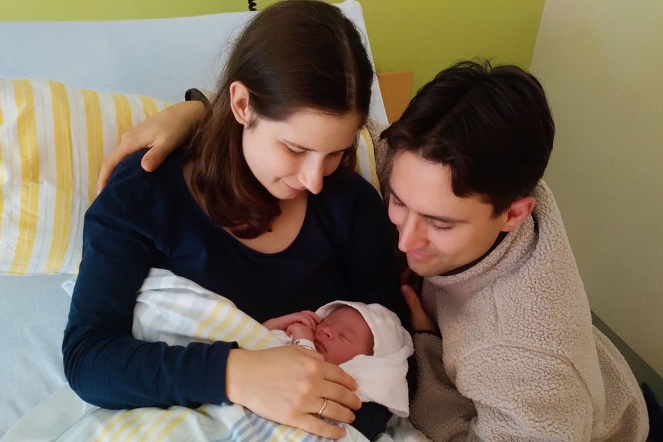 Der kleine Bennet entzückt seine Eltern Sophie und Josef Morejón Caraballo aus Bannewitz.