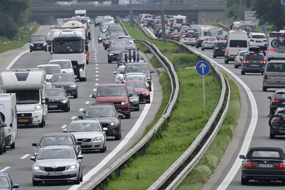 Unfall A24: Unfall auf der A24: Autofahrer müssen mit kilometerlangem Stau rechnen