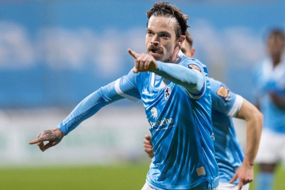 Dennis Erdmann erzielte für den TSV 1860 München im S-Bahn-Derby gegen die SpVgg Unterhaching die 1:0-Führung in Halbzeit eins.
