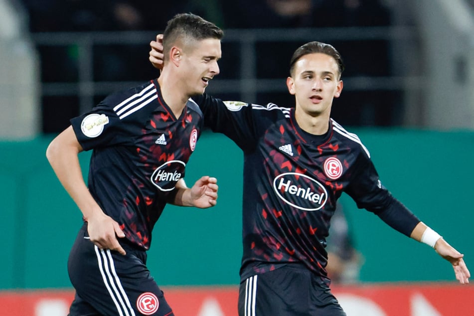 Linksverteidiger Michal Karbownik (22, r.) soll beim HSV auf dem Zettel stehen. Der junge Pole hat bei seinem Stammverein Brighton &amp; Hove Albion wohl keine Zukunft.