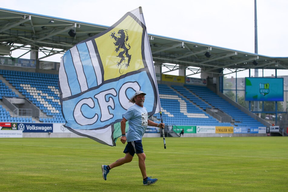 Gerd Leisring wird auch am 19. Juli zum Saisonauftakt gegen Magdeburg die CFC-Fahne auf den Rasen tragen.