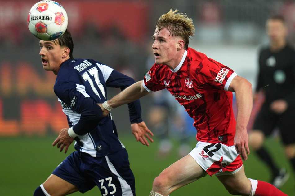 Michal Karbownik (l.) überzeugte auch als Rechtsverteidiger.