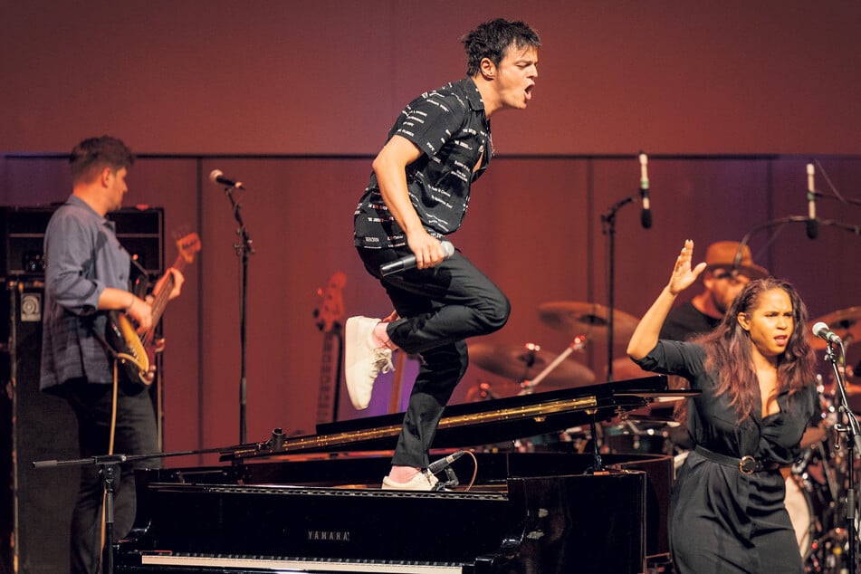 Jamie Cullum (45) außer Rand und Band im Juni 2022 im Kulturpalast.