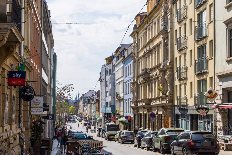 An der Alaunstraße fühlen sich Feierlustige wohl – und Kriminelle.