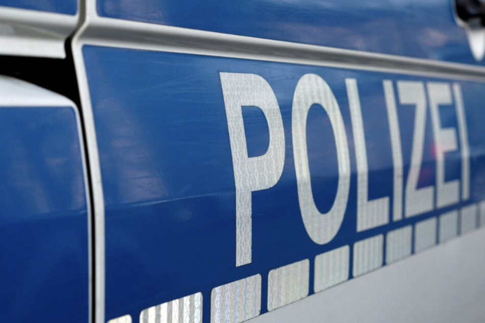 Die Polizei wurde am Montagmorgen in die Richard-Lehmann-Straße in Connewitz alarmiert: Dort hatte es eine Attacke auf eine Frau gegeben. (Symbolbild)
