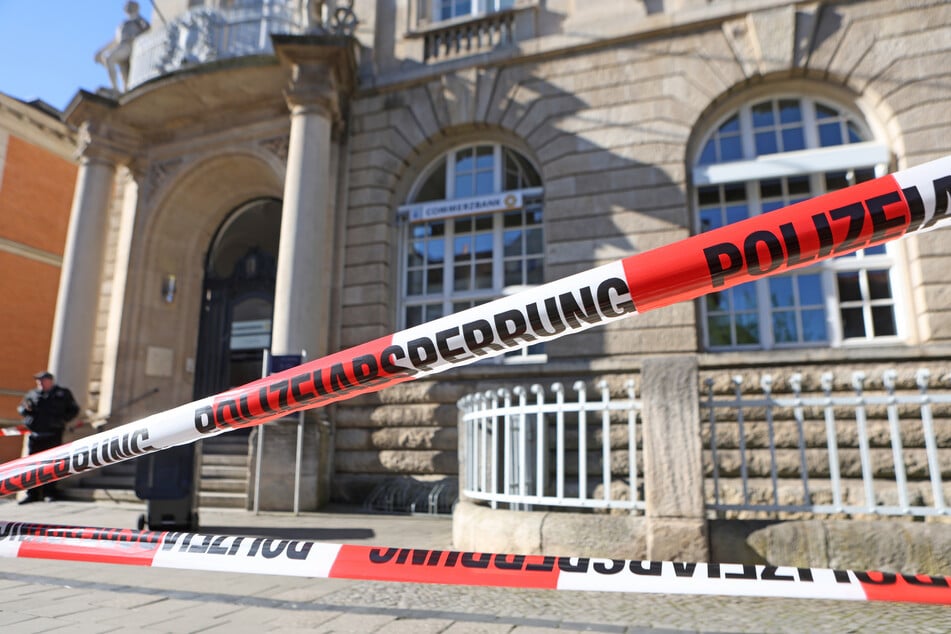 Großeinsatz in Quedlinburg: Polizei sucht mit Hubschrauber nach Automaten-Sprenger