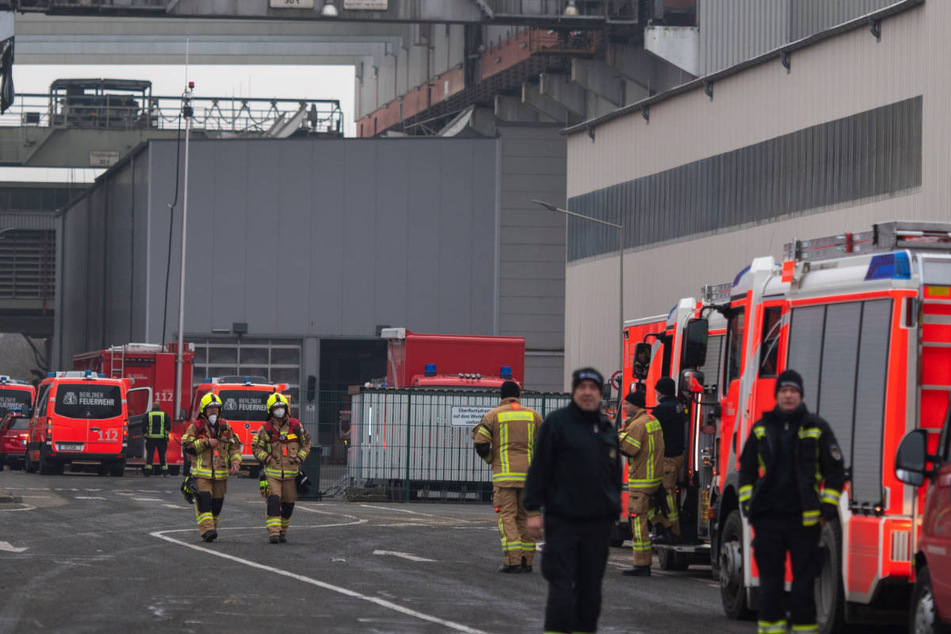 Die Berliner Feuerwehr ist am Dienstagmorgen zu einem Brand auf einem Recyclinghof in Berlin-Britz gerufen worden. Bereits im vergangenen Dezember hatte es auf dem BSR-Gelände gebrannt. (Archivfoto)
