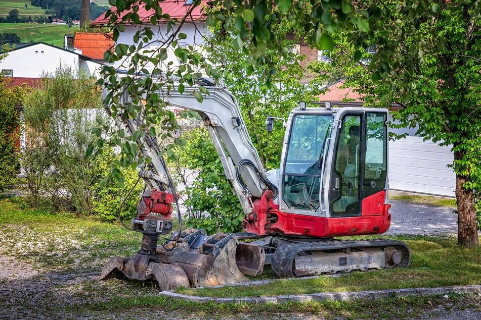 Die Baumaschine stand auf einem Gelände in Leubnitz-Neuostra, bevor sie gestohlen wurde. (Symbolbild)