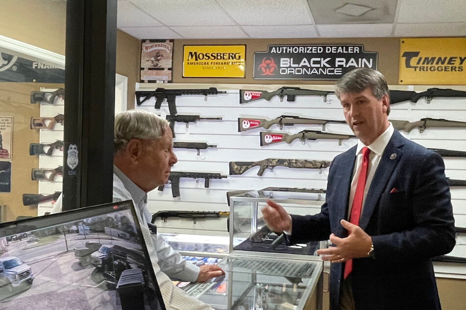 Alabama Republican wants to make AR-15 "National Gun of the United States"