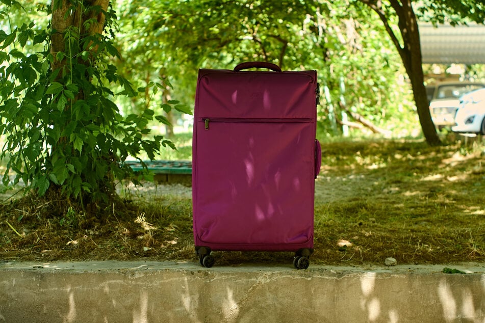 Laut BILD schließen die Ermittler nicht aus, dass Stefanie zuerst bewusstlos war und erst später, möglicherweise im Koffer, gestorben ist. (Symbolbild)