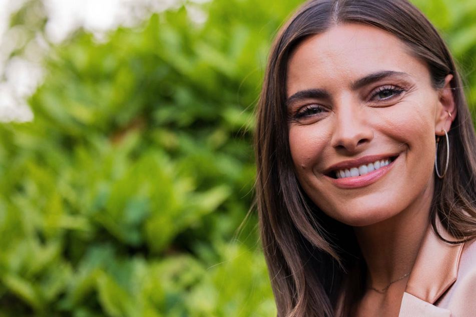 Feucht und sexy: Sophia Thomalla feiert auf 'ner Baustelle
