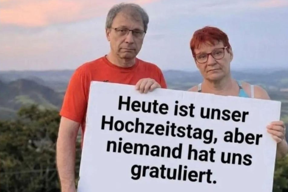 Was hat es mit diesem Schild auf sich? "Bauer sucht Frau"-Kultpaar mit Fakenews konfrontiert