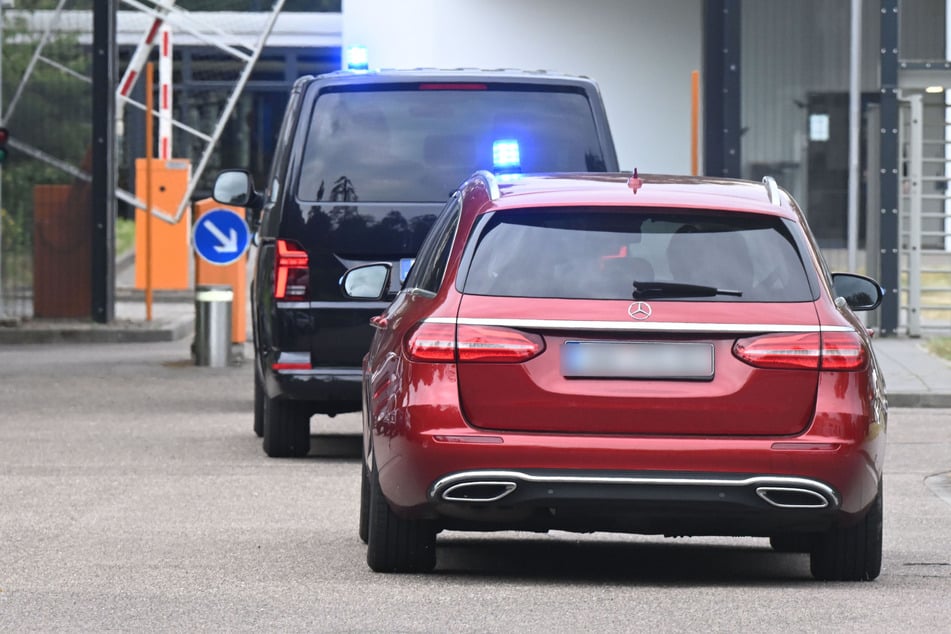 Die Polizei nahm fünf Verdächtige fest.