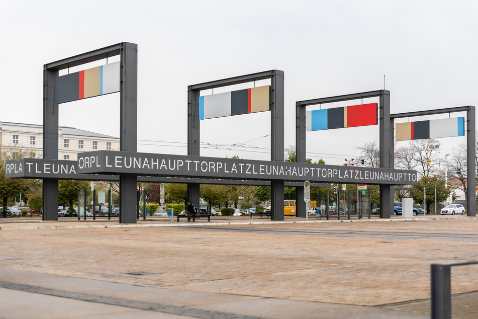 Hier klicken und direkt über das Serviceportal der Stadt Leuna bewerben.
