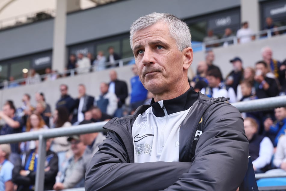 Unter Aue-Coach Jens Härtel (56) wurden zehn von zwölf Auswärtsspielen verloren.