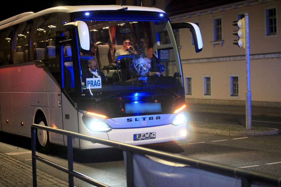 Schrecksekunde im Reisebus: Nach einer Vollbremsung war der Ausflug wohl vorbei.