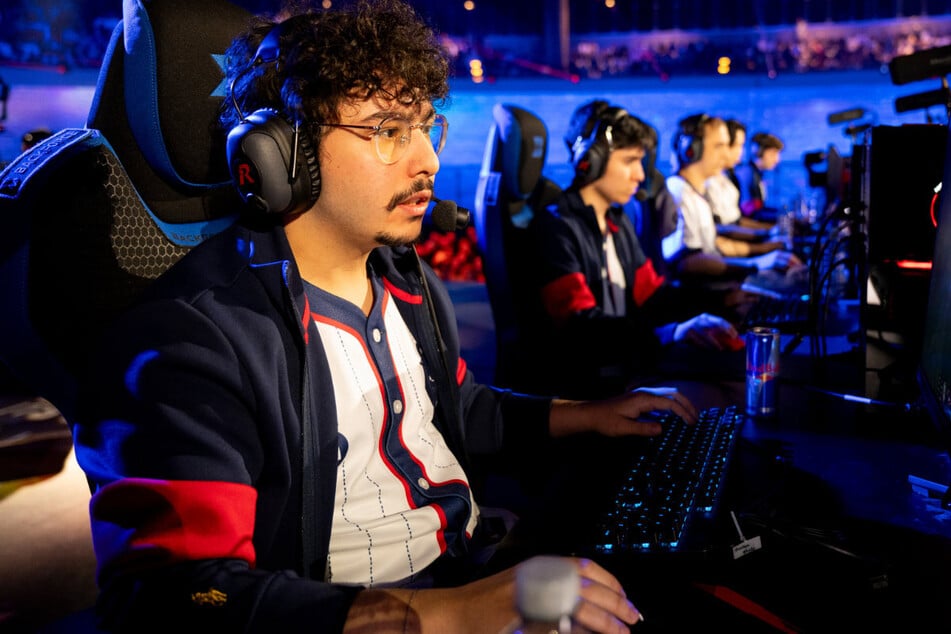 Bei der Gaming-Veranstaltung rechnen die Organisatoren mit etwa 11.000 Fans, die live den Profi-Zockern zusehen wollen.