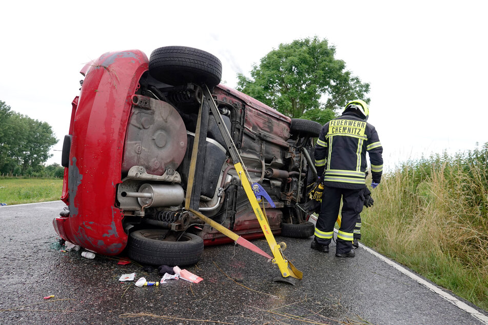 Am Montagmorgen hat sich in Chemnitz ein Skoda überschlagen. Die Fahrerin (20) wurde dabei schwer verletzt.