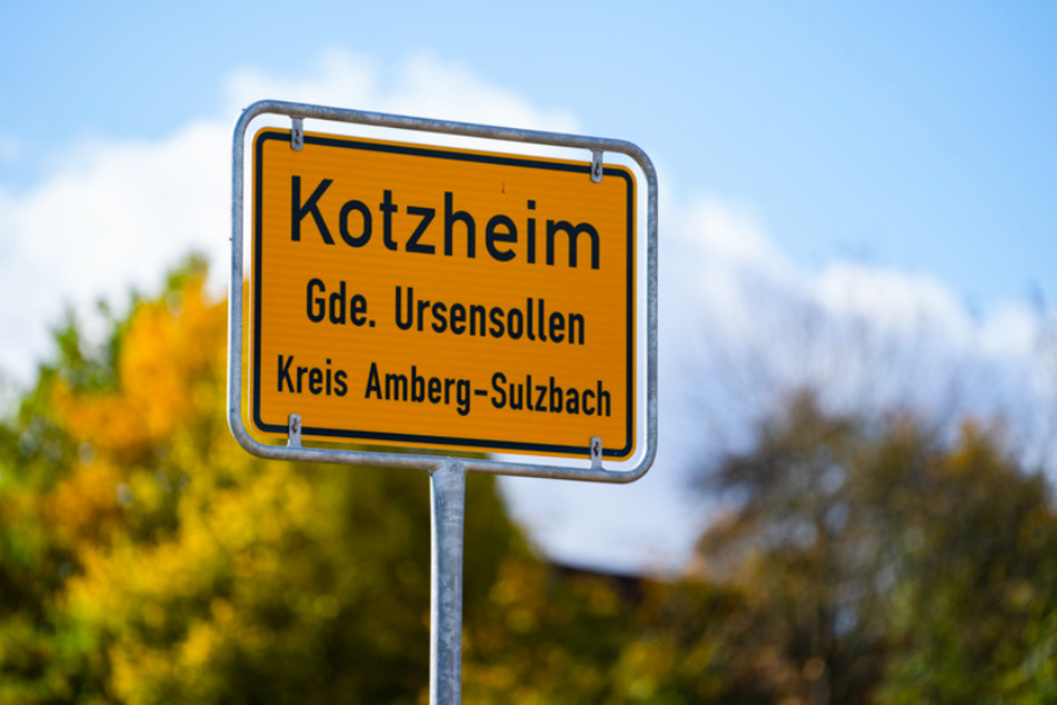 Das Ortsschild des Ortsteils Kotzheim in Ursensollen ist bei Dieben heiß begehrt.