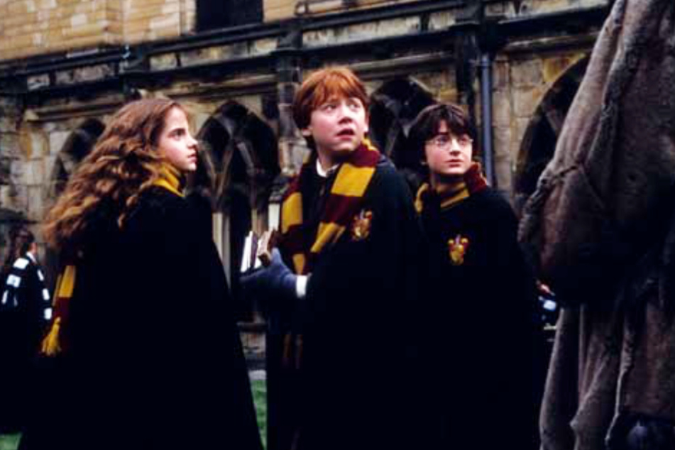 They achieved worldwide fame for their roles: Emma Watson (30, l.) as Hermione Granger, Rupert Grint (32, m.) as Ron Weasley, and Daniel Radcliffe (31) as Harry Potter.