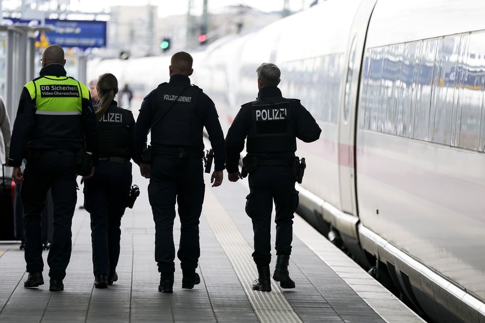 Nach einer Bombendrohung wurde der Aachener Hauptbahnhof am Donnerstag vorübergehend von der Bundespolizei geräumt. (Symbolfoto)