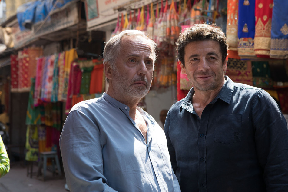 Arthur (l., Fabrice Luchini) und Cesar (Patrick Bruel) verschlägt es auch nach Indien.
