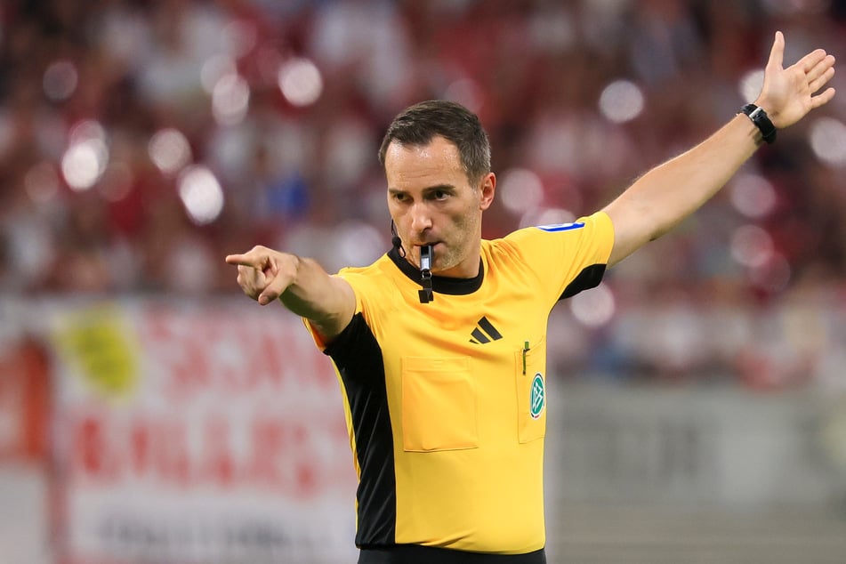 Benjamin Brand (36) wird die Partie zwischen dem FC St. Pauli und dem VfB Stuttgart am Millerntor leiten.