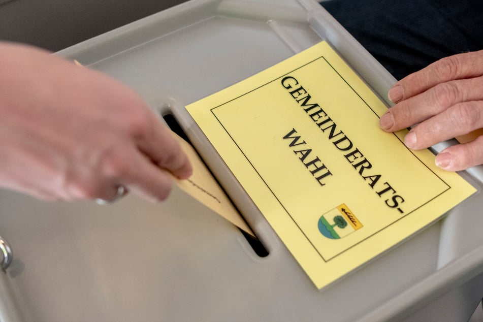 In vielen Wahllokalen im Südwesten können bald wieder Stimmzettel abgegeben werden.