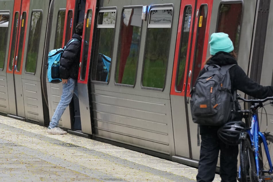 Als 9-Euro-Ticket ein Verkaufsschlager, nach der FDP-Umsetzung des Deutschlandtickets – vorsorglich dann doch nicht "49-Euro-Ticket" genannt – sank die Nachfrage extrem. (Symbolbild)