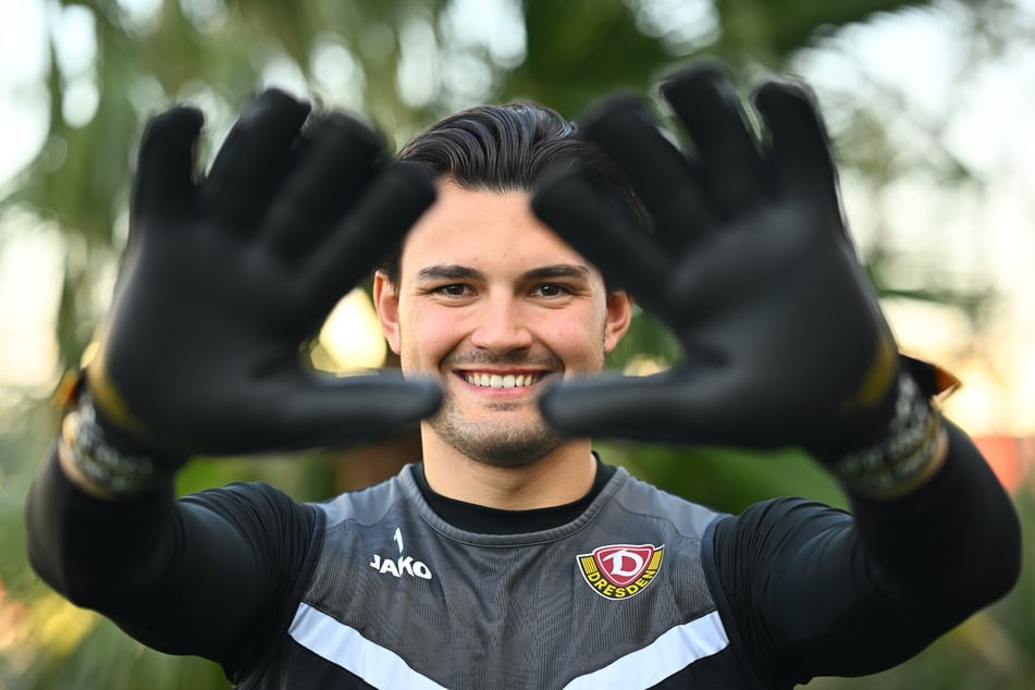 Fangsichere Hände, breites Grinsen: Dynamo-Keeper Tim Schreiber (22) ist derzeit bestens bei Laune und in Form.