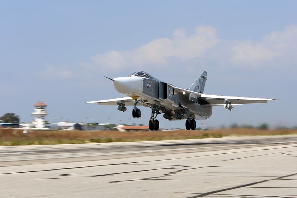 Die ukrainische Luftwaffe will einen russichen kampfbomber vom Typ Su-24 über dem Schwarzen Meer abgeschossen haben. (Symbolbild)