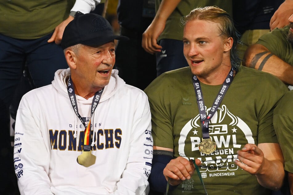 Der Ruf des ehemaligen NFL-Coaches hilft, um Stars wie Rocky Lombardi (r.) nach Deutschland zu lotsen.