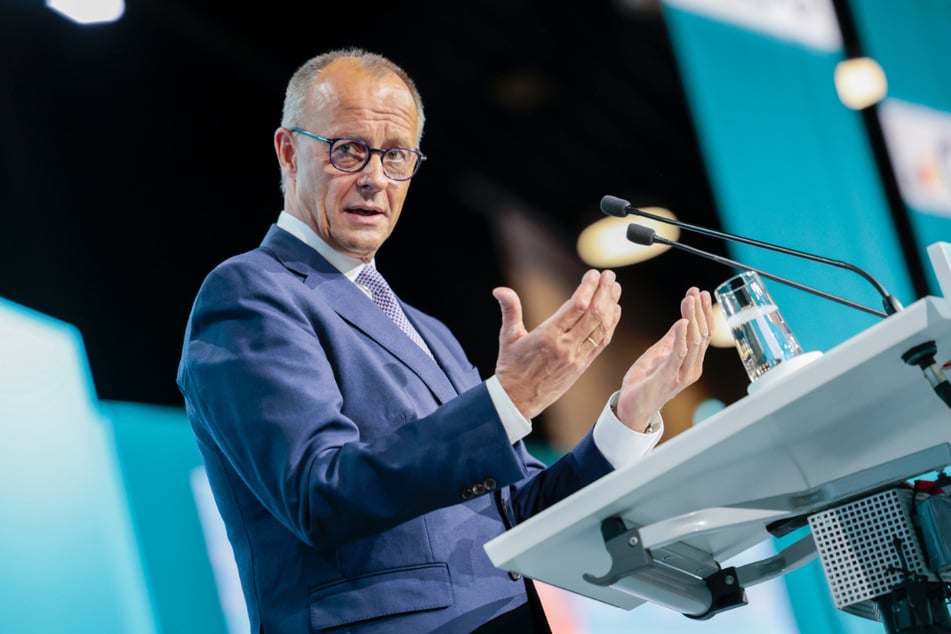 Bundeskanzler Friedrich Merz (69, CDU) hat in Bonn eine Migrationswende versprochen.