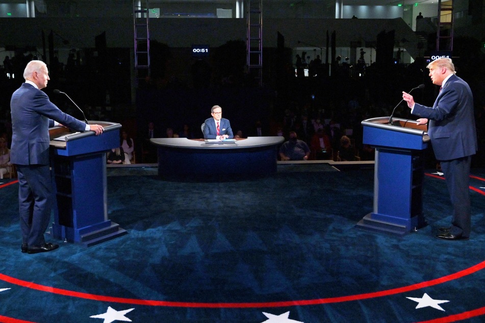 Joe Biden (l.) and Donald Trump participating in the first presidential debate in Cleveland, Ohio on September 29, 2020.