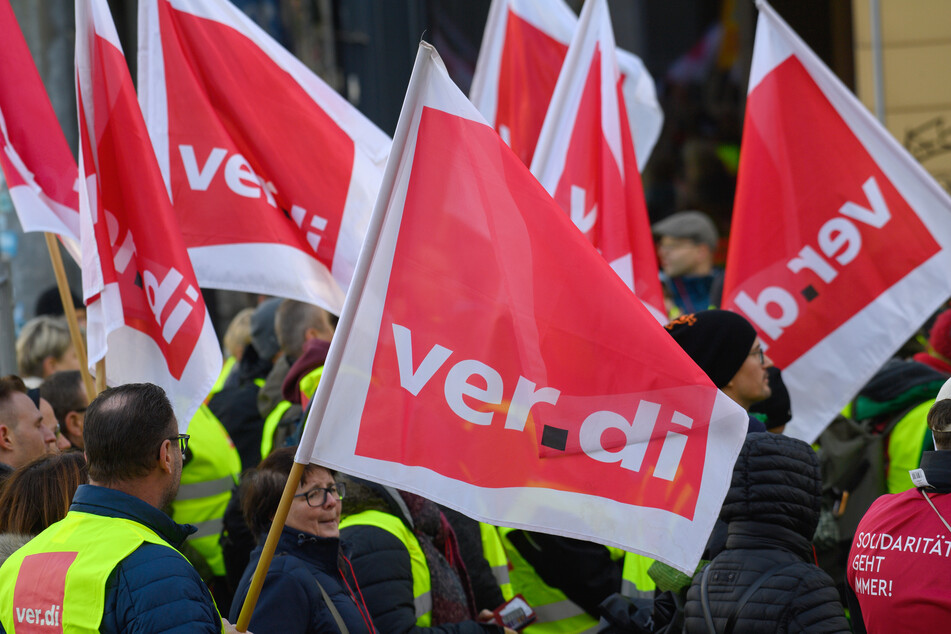 Die Gewerkschaften fordern 10,5 Prozent mehr Lohn, mindestens aber 500 Euro mehr für alle Tarifbeschäftigten.