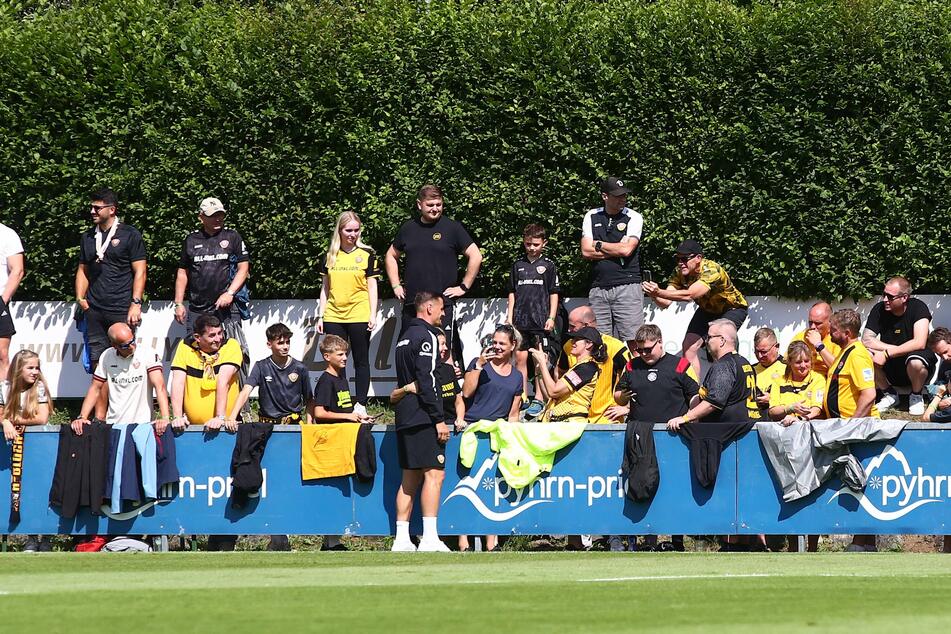 Natürlich wird Stefan Kutschke noch immer von vielen Fans umringt.