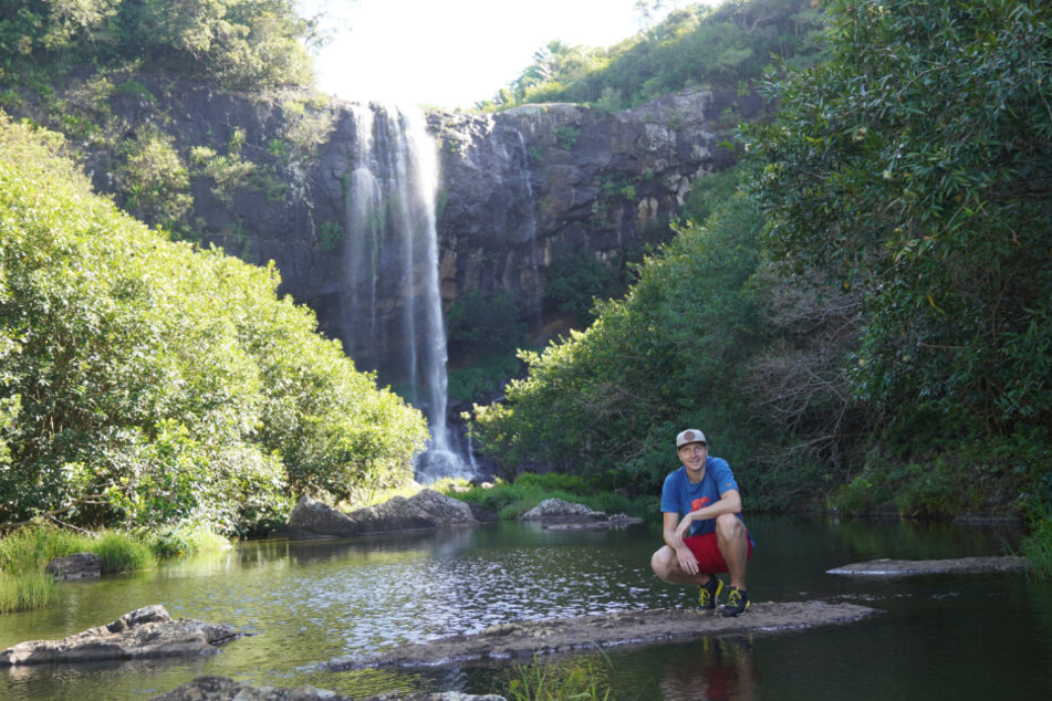 Fast immer ist auch Wasser mit ihm Spiel - wie hier an einem Wasserfall in Costa Rica.