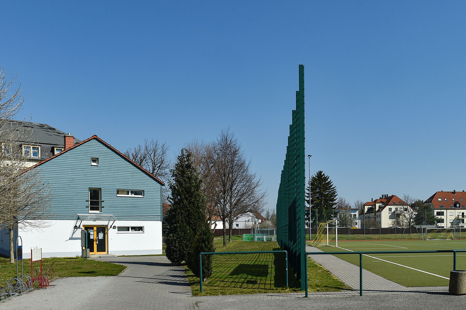In dieses Sportlerheim in Cotta stieg der Dieb ein.