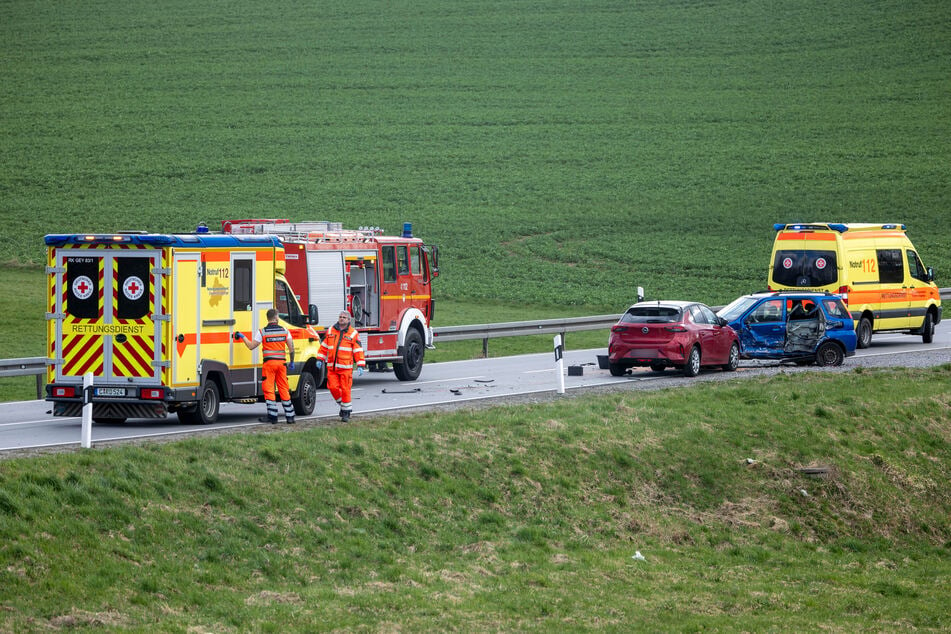 Die B101 ist derzeit gesperrt: Zwischen Scheibenberg und Schlettau kam es zu einem Unfall.