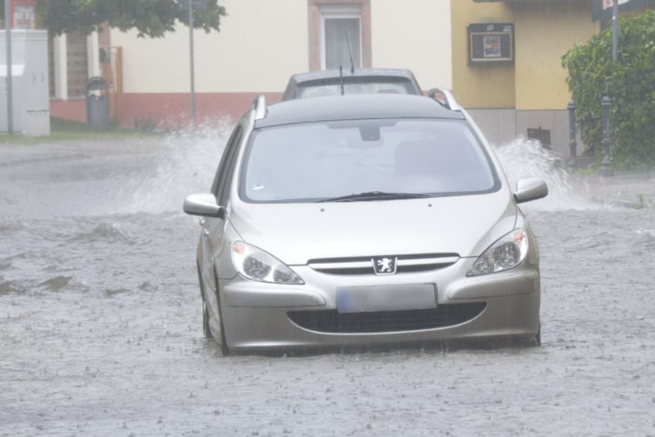 Starkes Unwetter in Mittelsachsen: Straßen teilweise überschwemmt