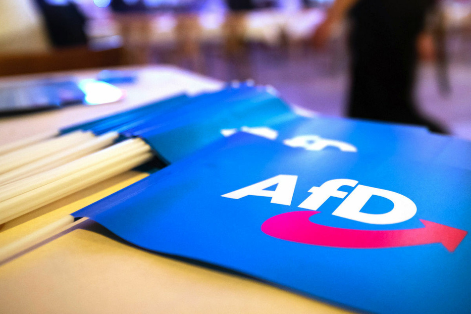 Der Landkreis Vorpommern-Rügen ermittelt wegen möglicher Corona-Verstöße bei dem AfD-Parteitag am Samstag in Grimmen. (Symbolfoto)