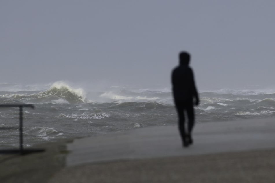 An der Nordsee sind orkanartige Böen möglich.