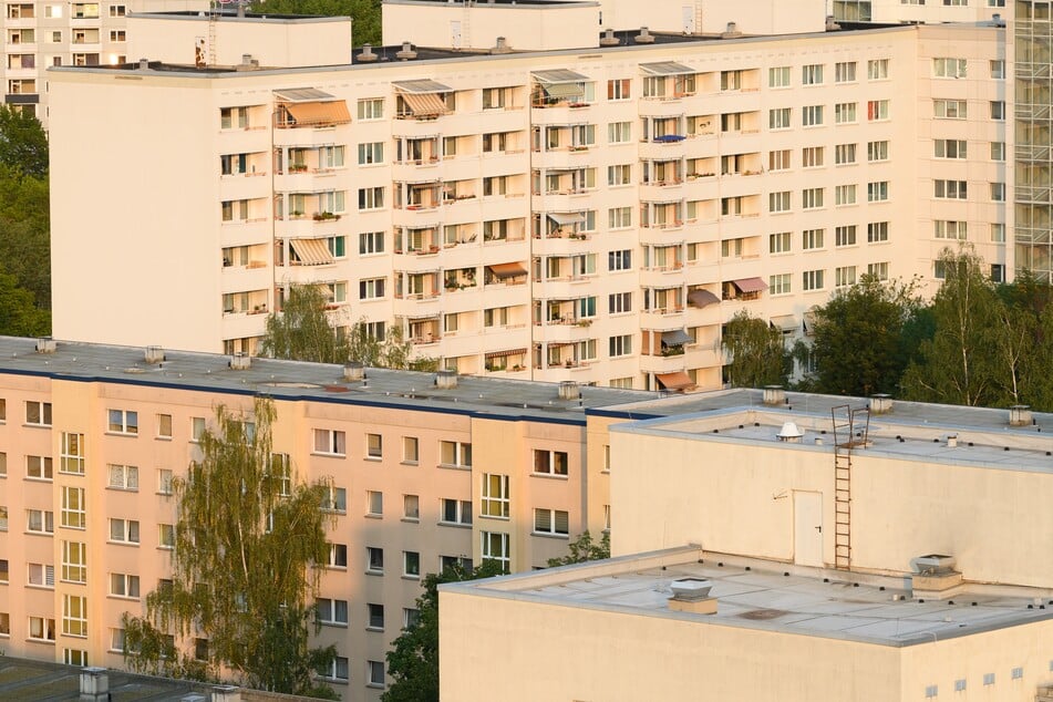 Bei einem Weihnachtskonzert sollen in Prohlis die Fenster von Wohnblöcken erleuchtet werden. (Archivfoto)