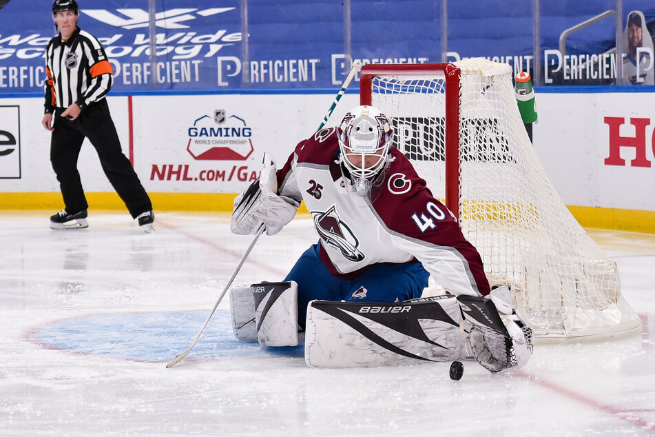 Newly acquired Colorado Avalanche goaltender Devan Dubnyk made 31 saves on Wednesday night