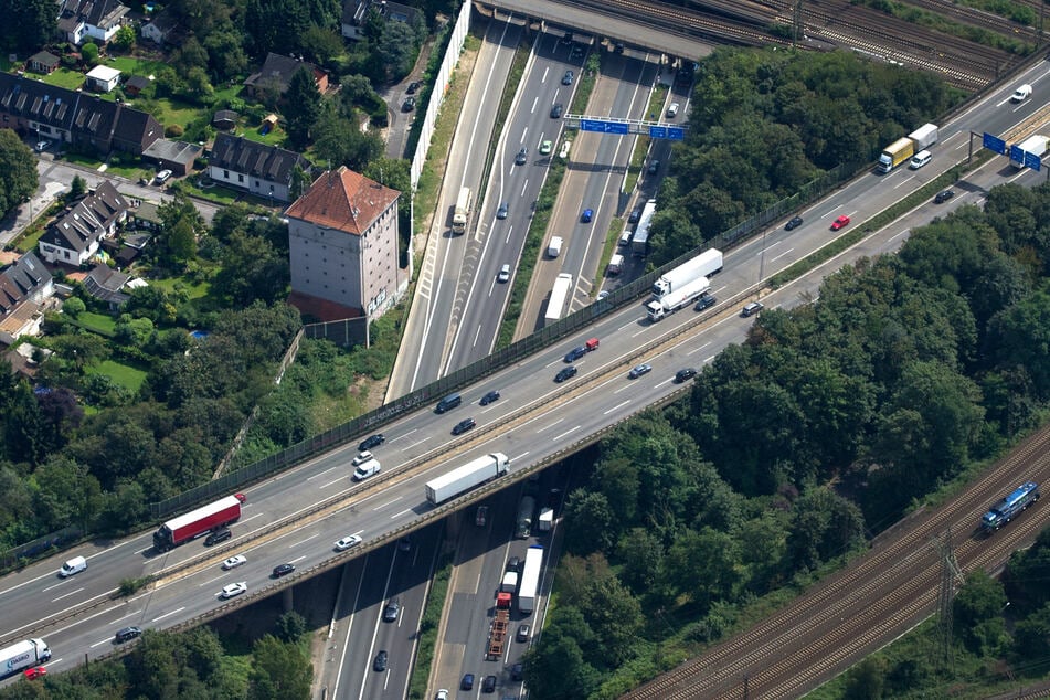 Die A40 verläuft von Venlo in den Niederlanden bis nach Dortmund und gilt als eine der meistbefahrenen Strecken im Ruhrgebiet. (Symbolbild)