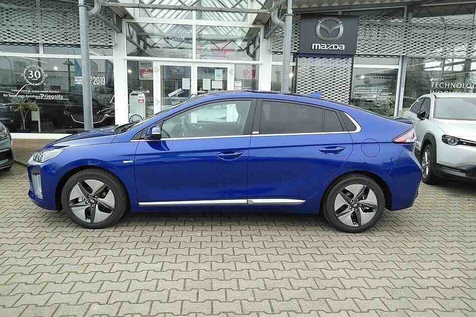 Ganze 8.200 Euro ist die blaue Limousine günstiger.