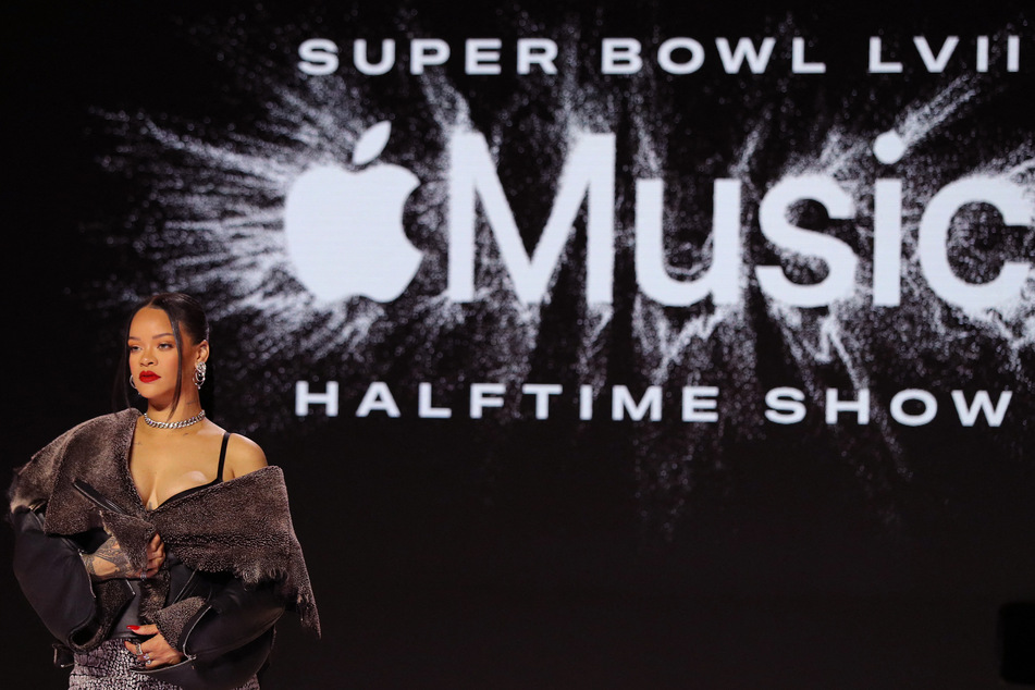Rihanna fans are theorizing that she may be dropping new music after the halftime performance.