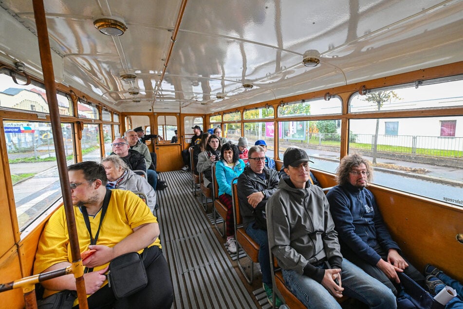 Busfahren wie im Jahr 1938. Nur die Stehplätze wurden inzwischen abgeschafft.