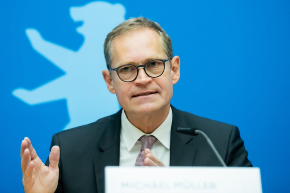 Politiker Michael Müller (56, SPD) appellierte an die Bevölkerung und wünscht sich, dass Impfangebote angenommen werden.