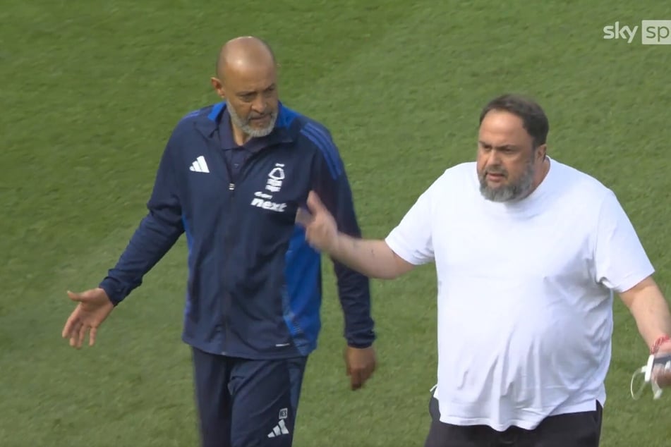 Klubboss Enagelos Marinakis (57, r.) und Trainer Nuno Santo (51, l.) bekamen sich nach dem Spiel in die Haare.